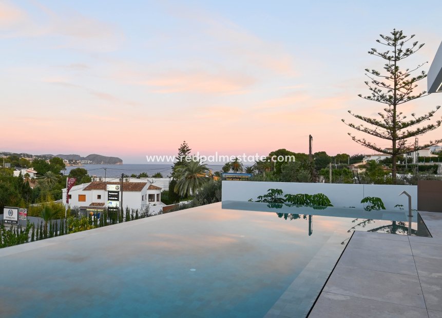 Obra nueva - Villa -
Benissa