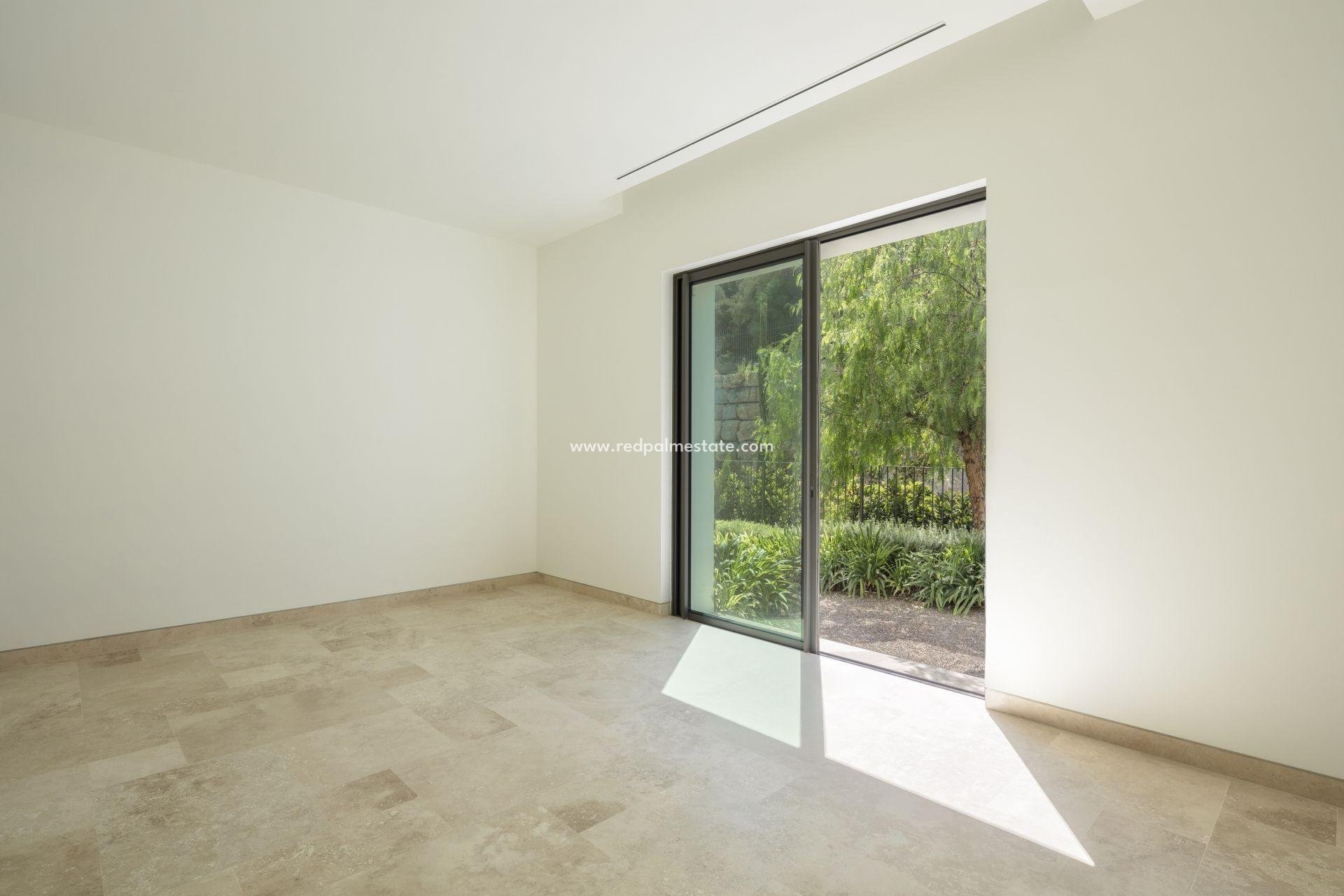 Obra nueva - Villa -
Casares - Pedregales