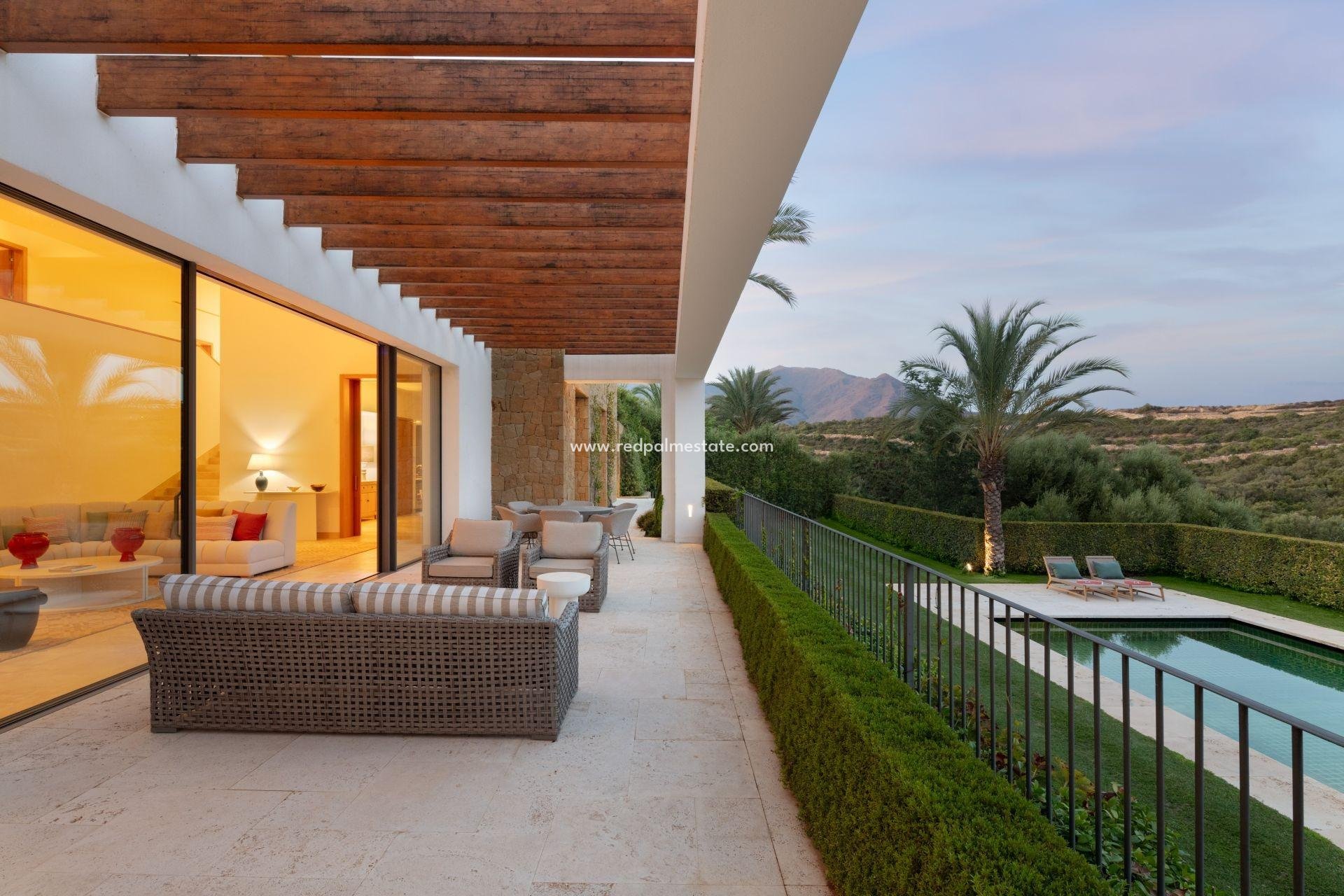 Obra nueva - Villa -
Casares - Pedregales