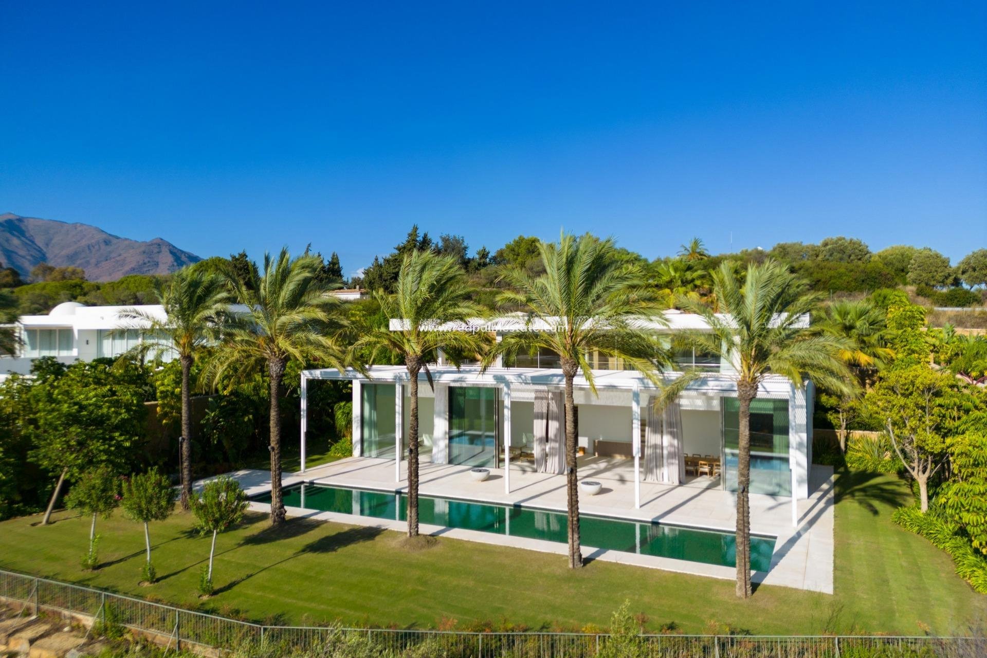 Obra nueva - Villa -
Casares - Pedregales