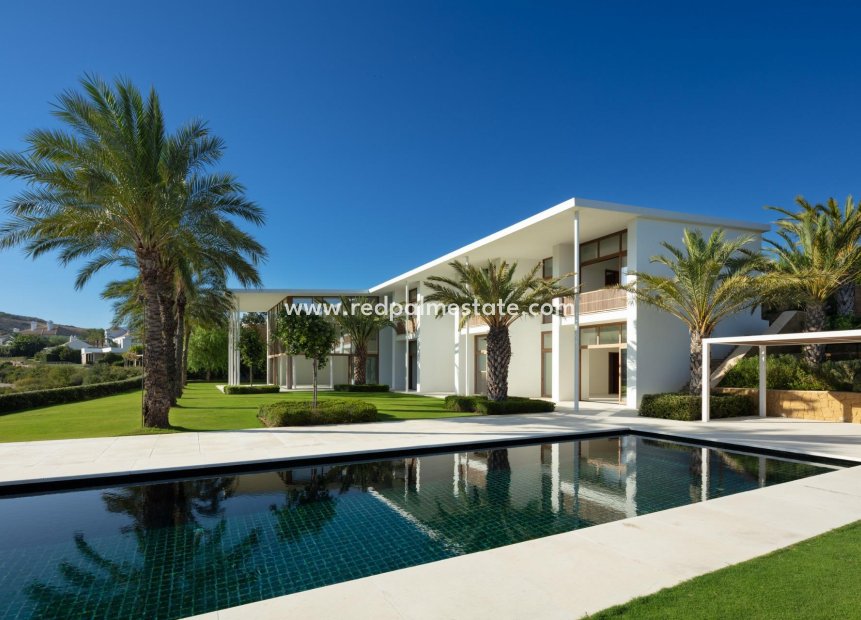 Obra nueva - Villa -
Casares - Pedregales