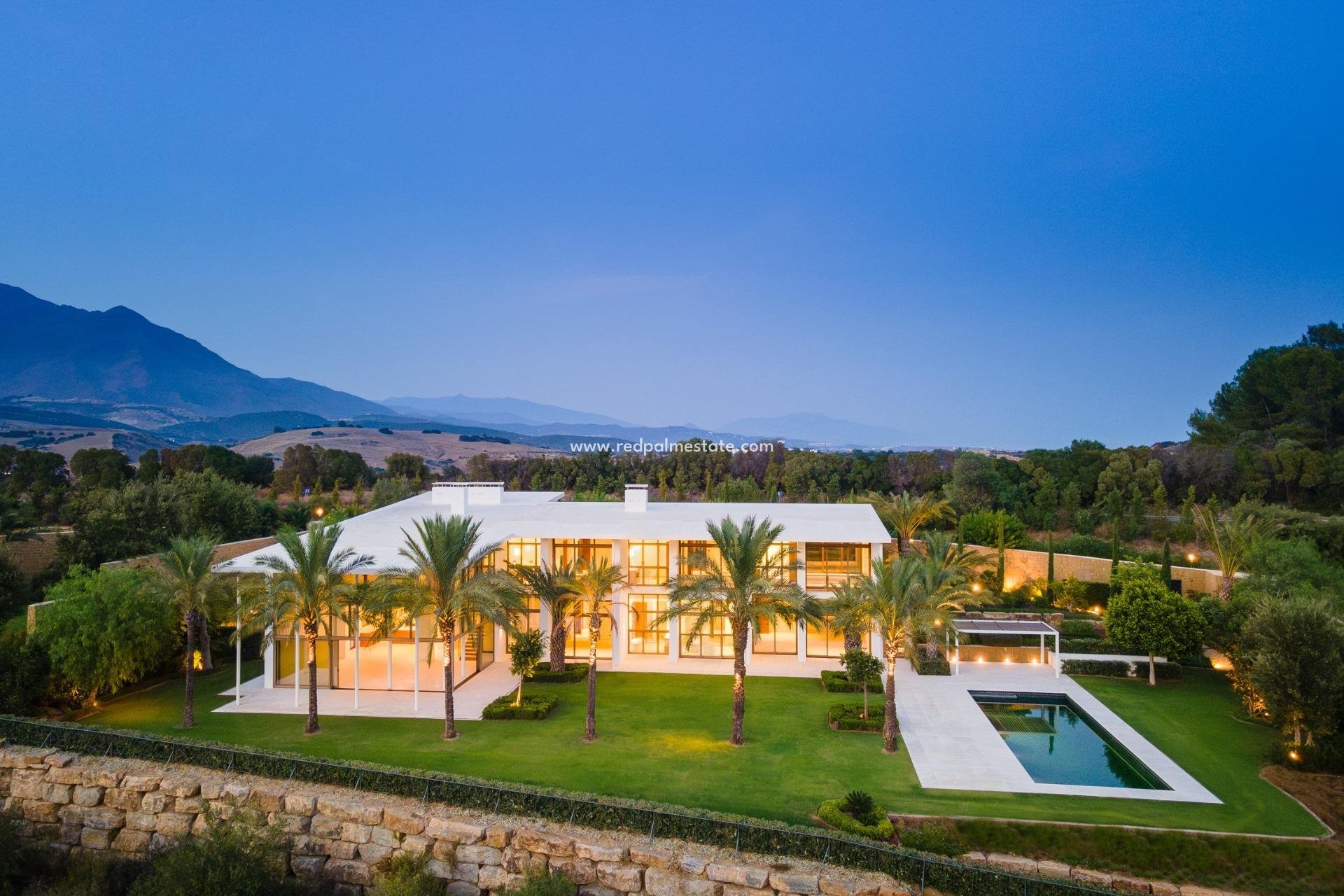 Obra nueva - Villa -
Casares - Pedregales