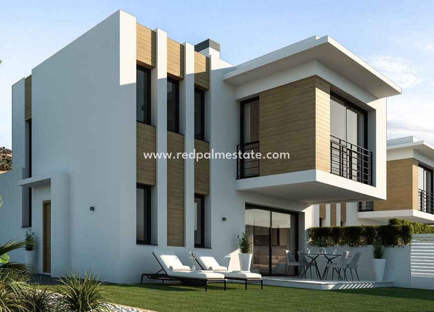 Obra nueva - Villa -
Denia