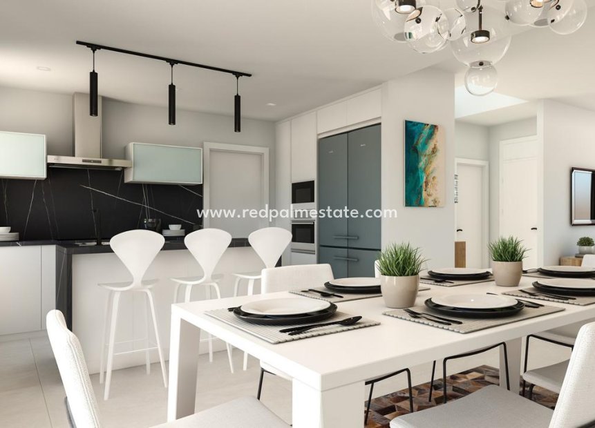 Obra nueva - Villa -
Denia