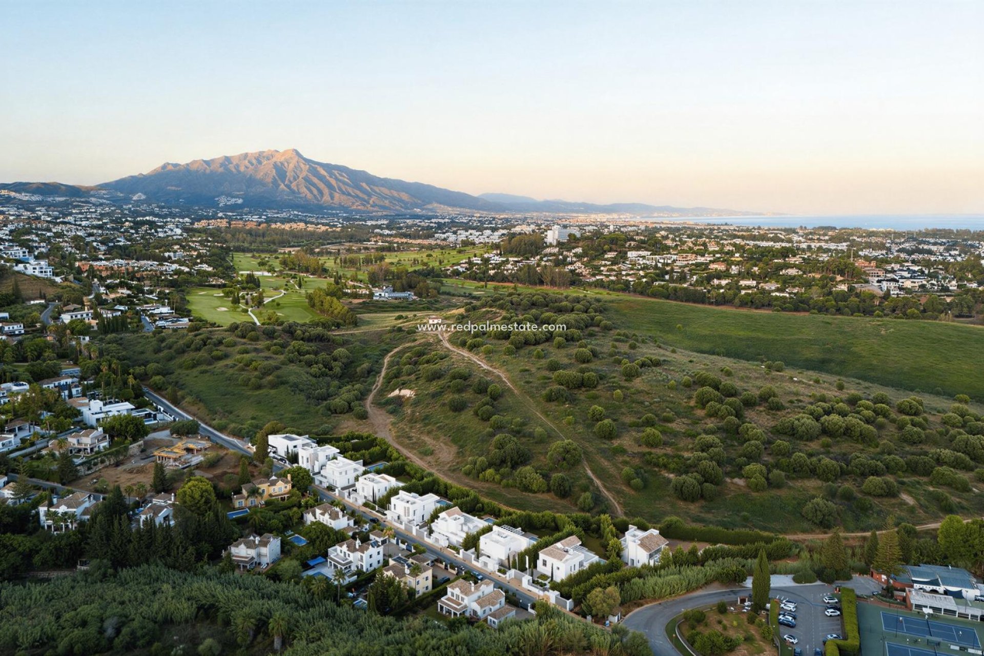 Obra nueva - Villa -
Estepona - Paraiso Alto