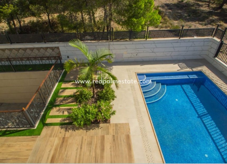 Obra nueva - Villa -
Finestrat