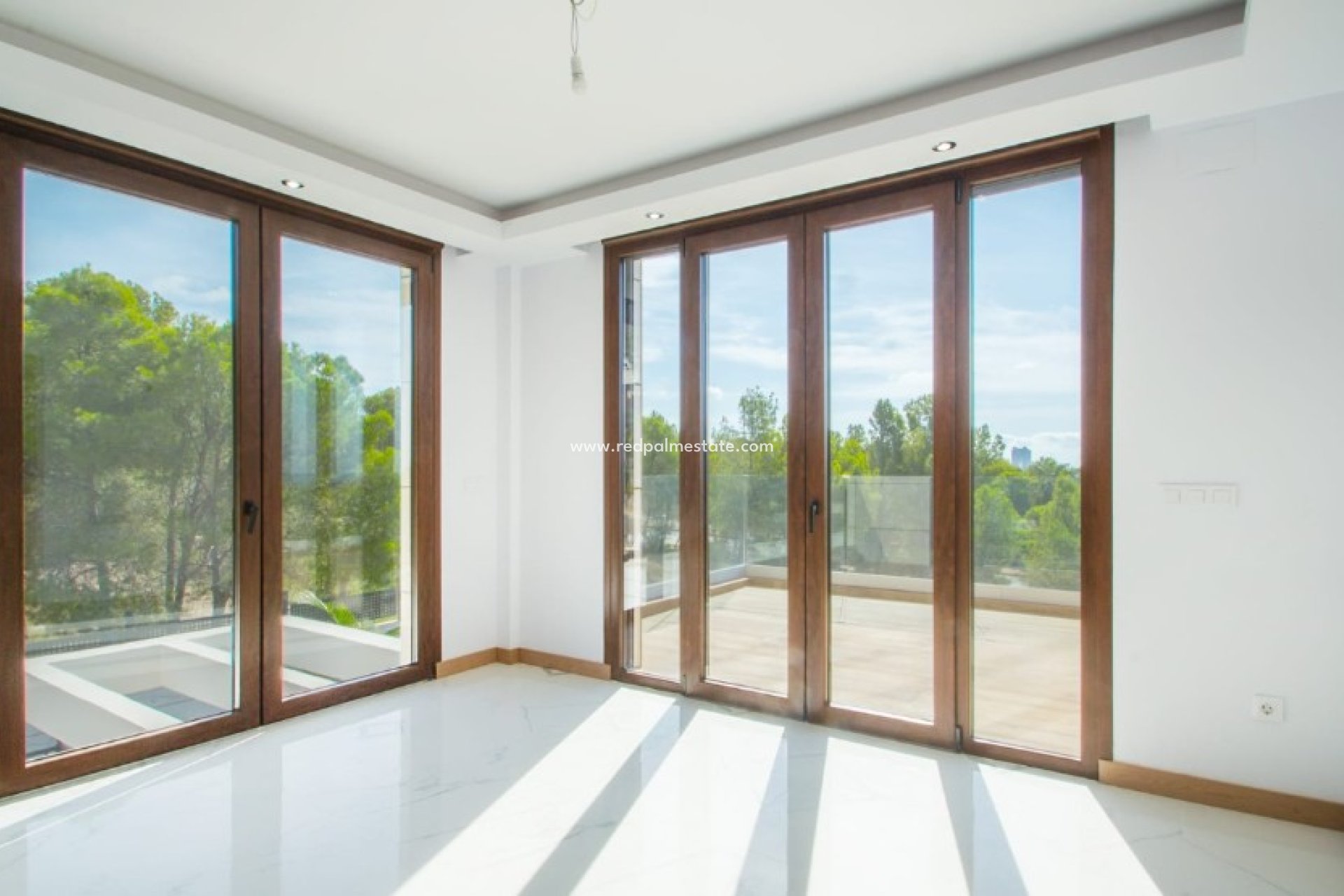 Obra nueva - Villa -
Finestrat