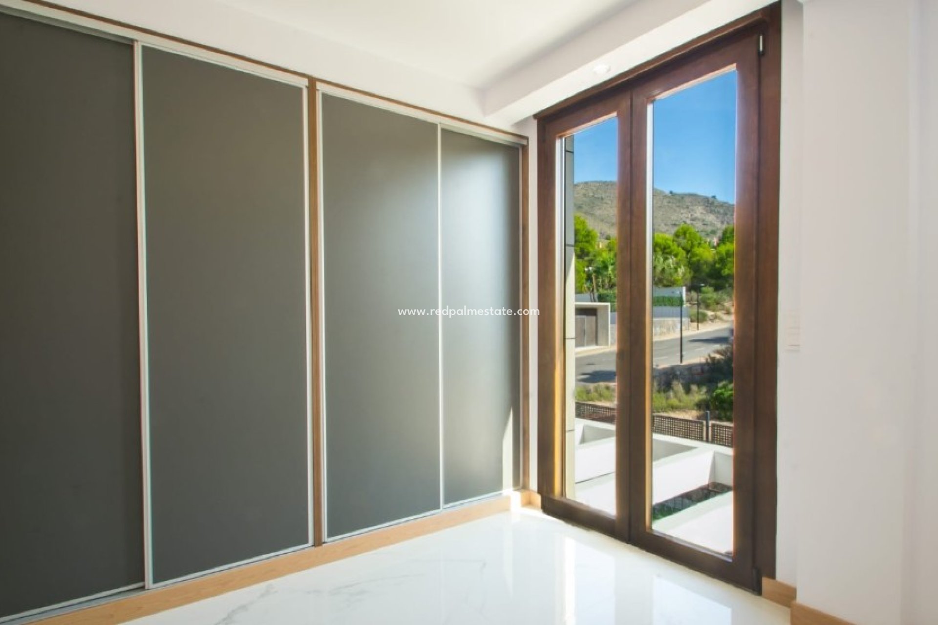 Obra nueva - Villa -
Finestrat