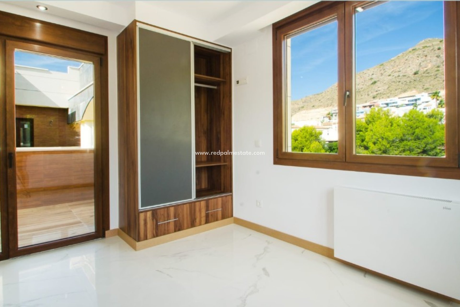 Obra nueva - Villa -
Finestrat