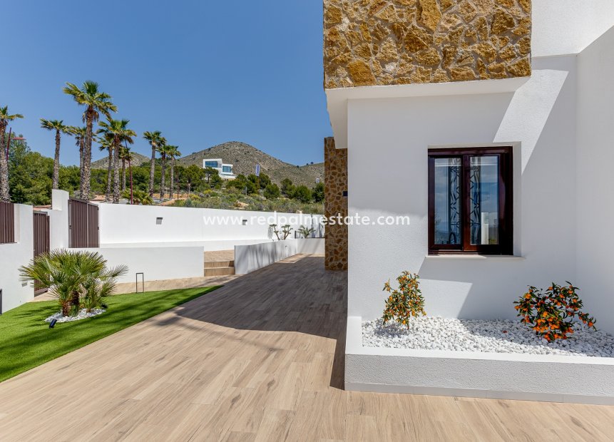 Obra nueva - Villa -
Finestrat