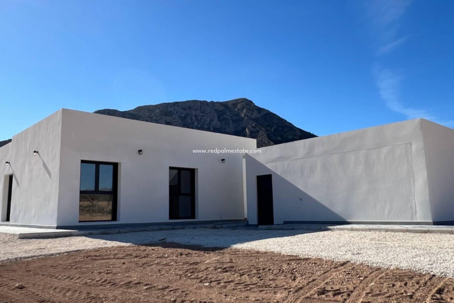 Obra nueva - Villa -
Hondón de las Nieves - La Canalosa