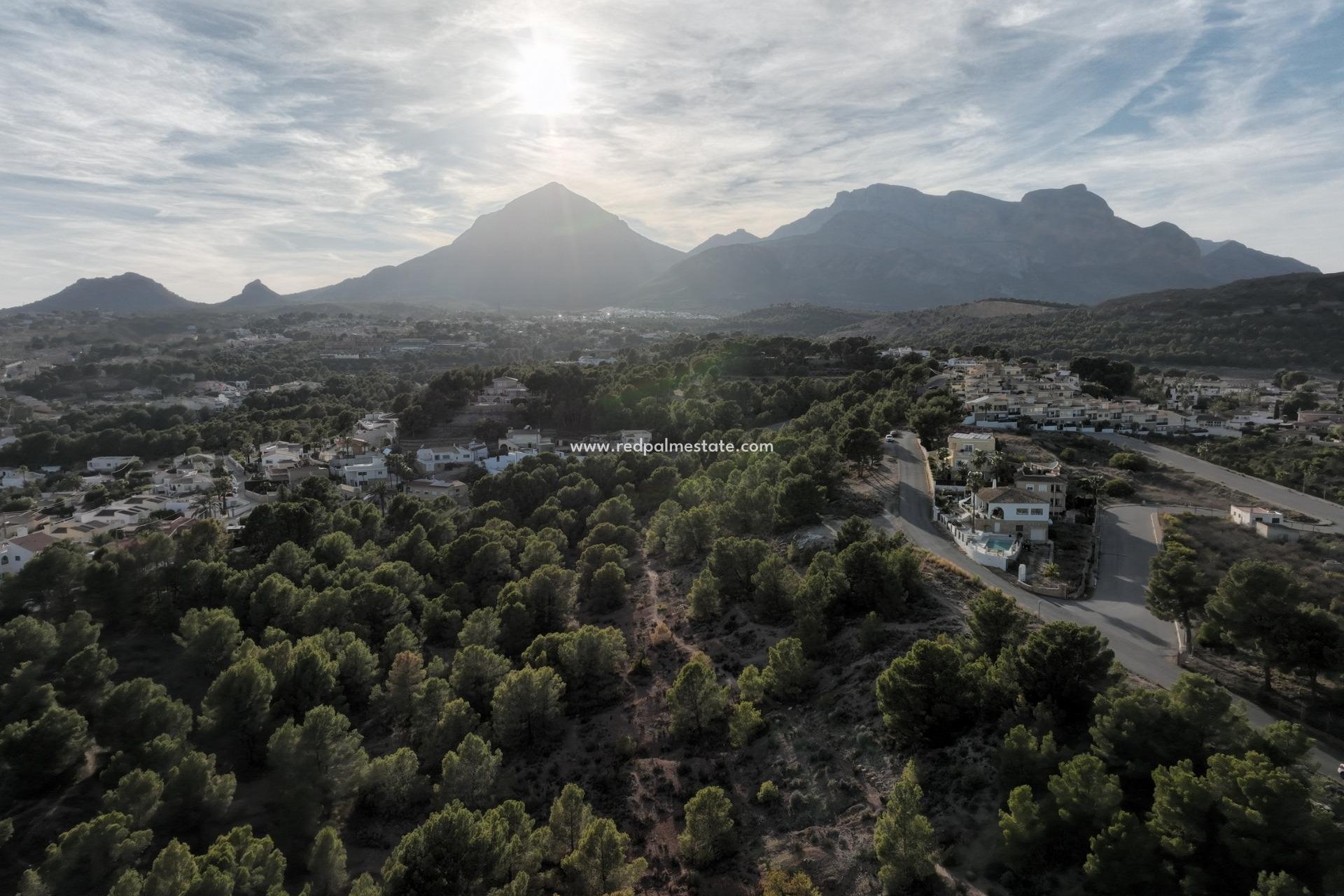 Obra nueva - Villa independiente -
Alfas del Pí - Escandinavia