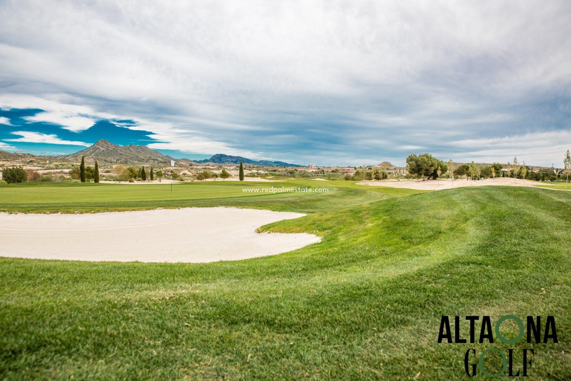 Obra nueva - Villa independiente -
Banos y Mendigo - Altaona Golf And Country Village