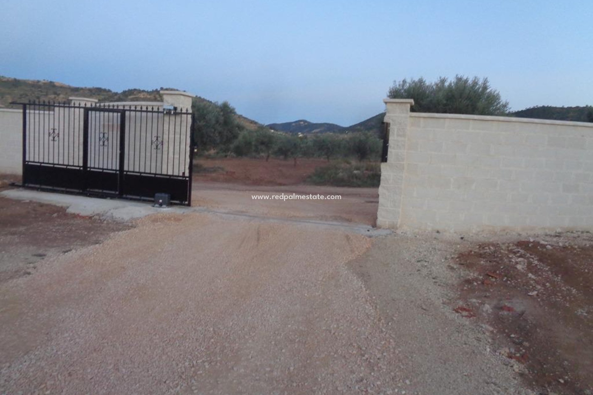 Obra nueva - Villa independiente -
Pinoso - Camino Del Prado