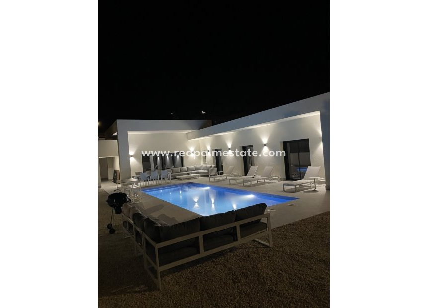 Obra nueva - Villa -
La Romana