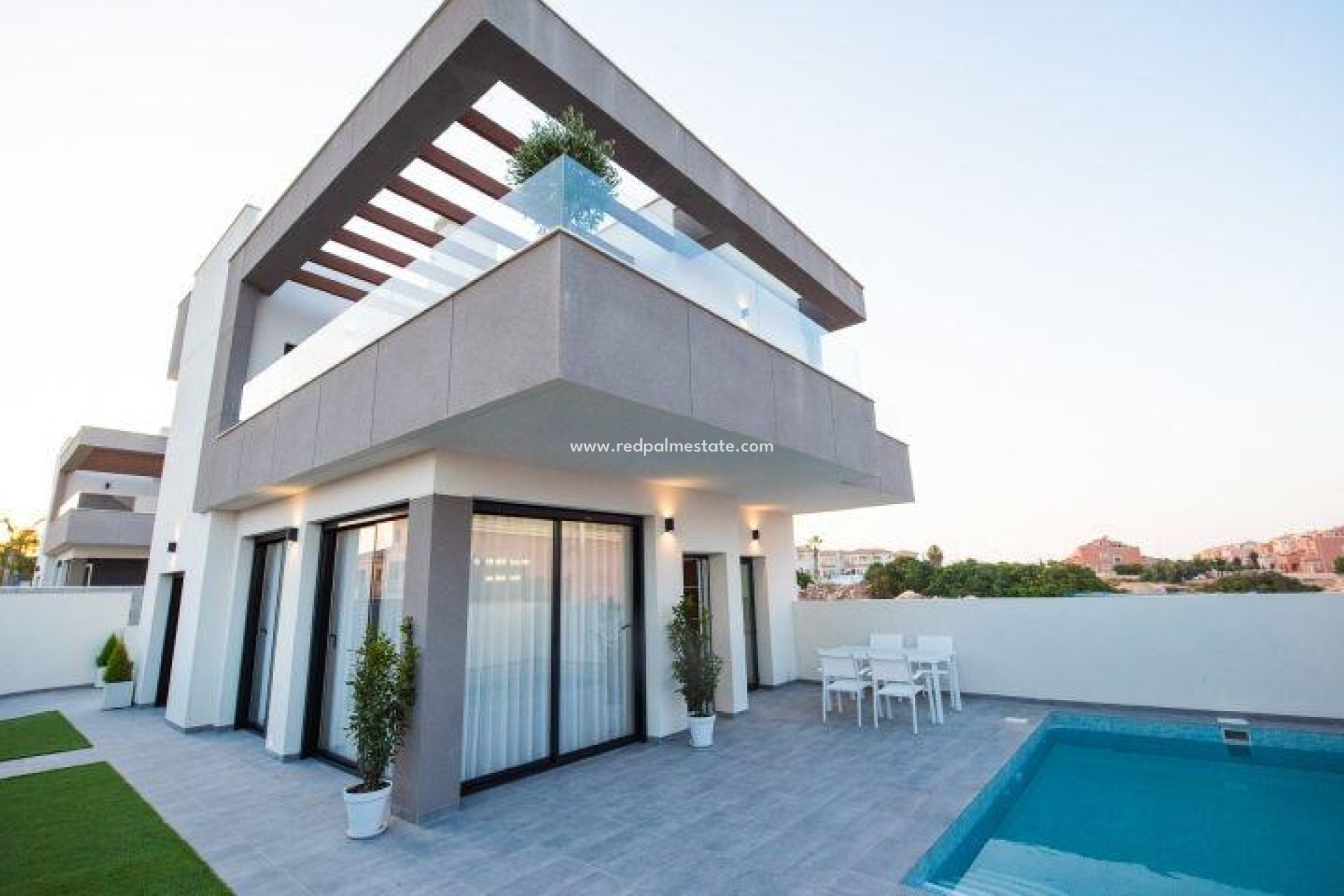 Obra nueva - Villa -
Los Montesinos - La Herada