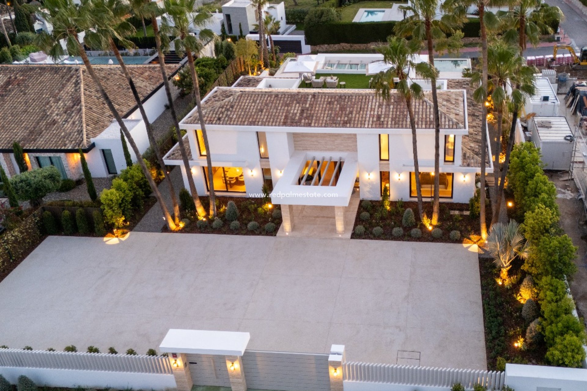 Obra nueva - Villa -
Marbella