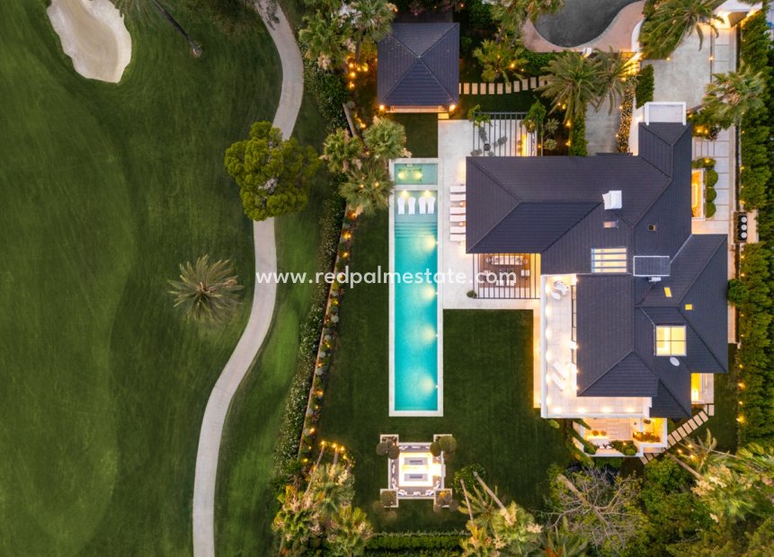 Obra nueva - Villa -
Marbella