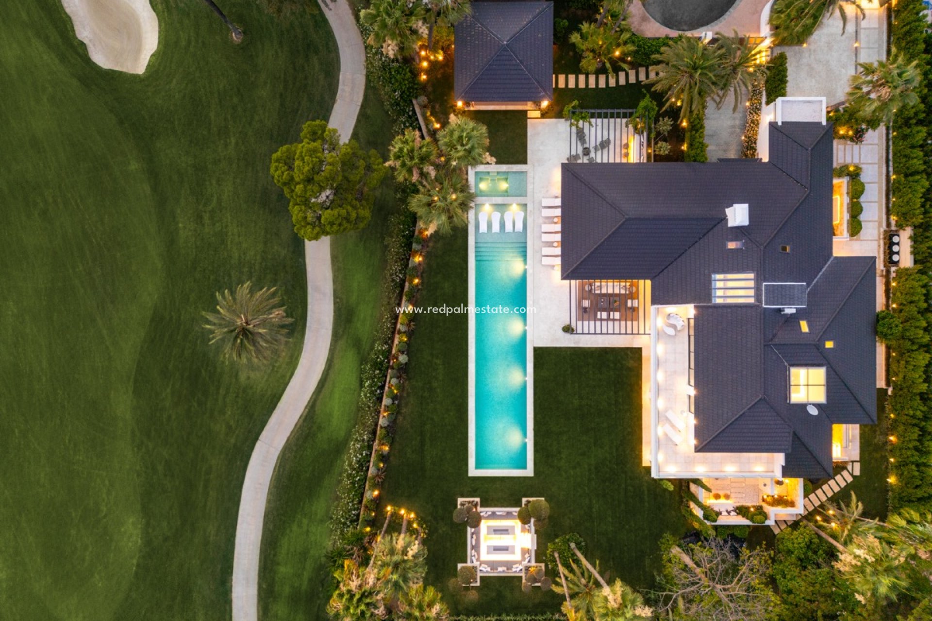 Obra nueva - Villa -
Marbella