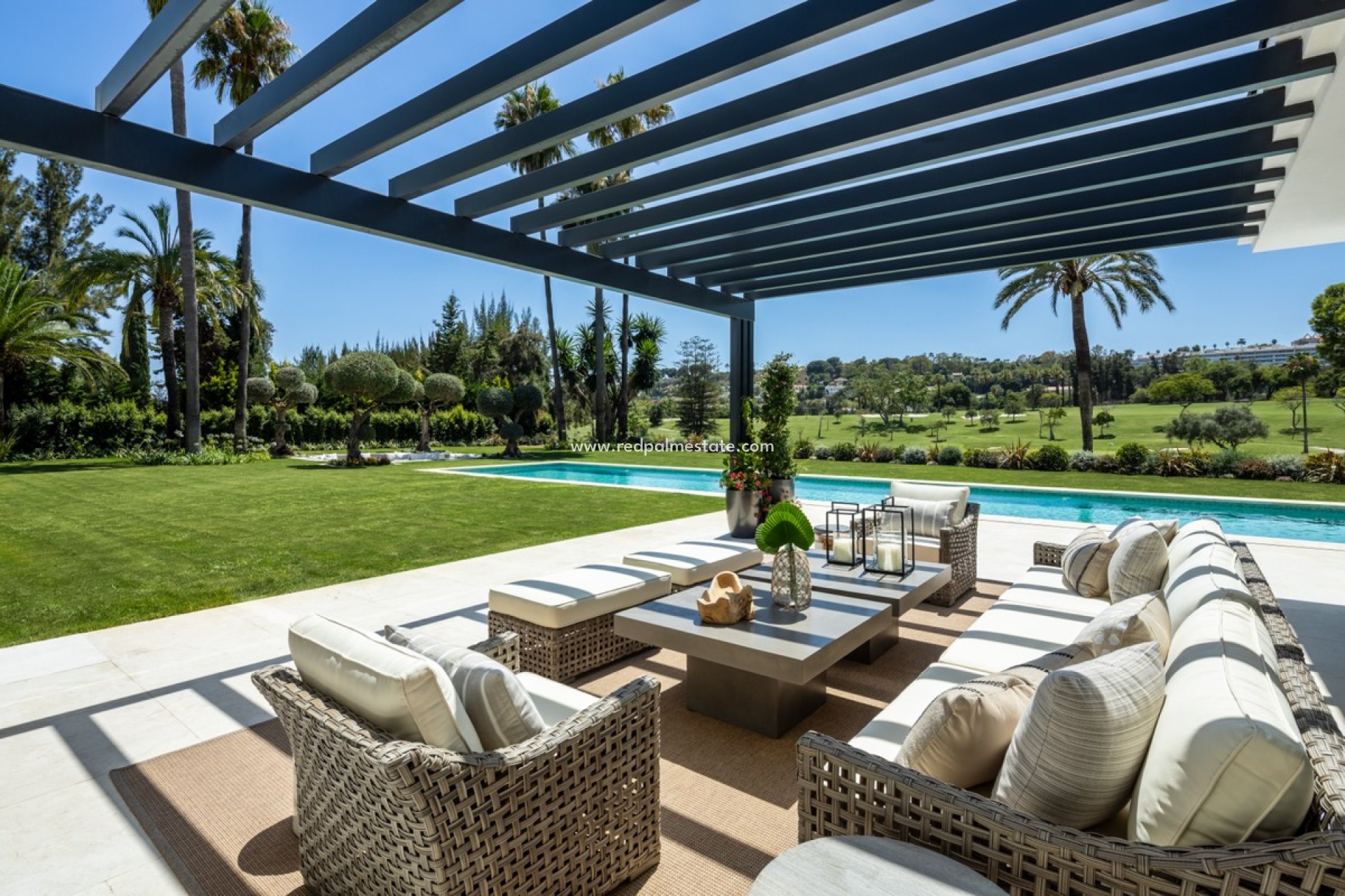 Obra nueva - Villa -
Marbella