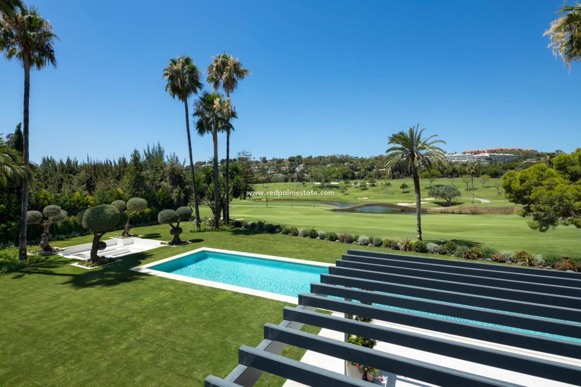 Obra nueva - Villa -
Marbella