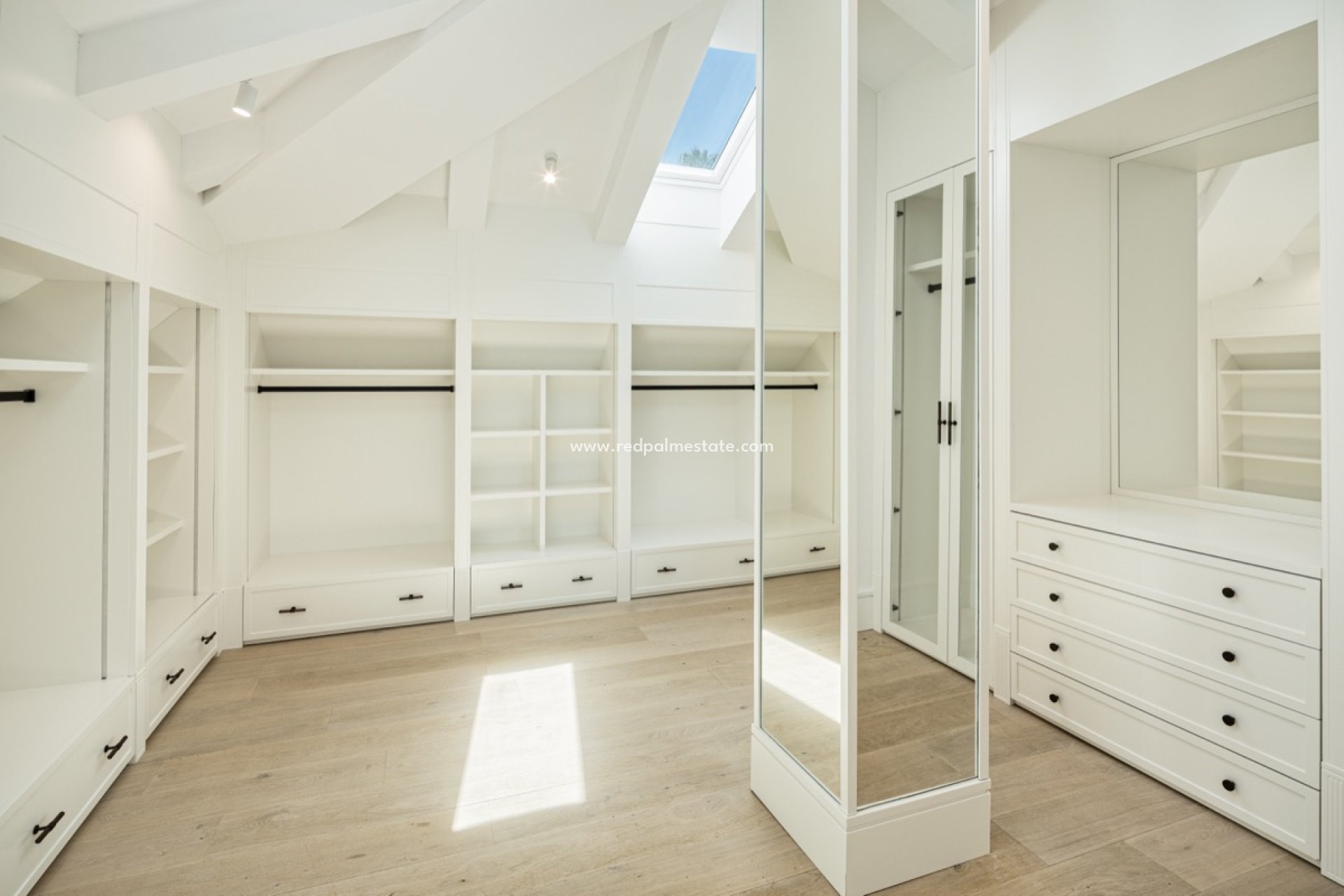 Obra nueva - Villa -
Marbella