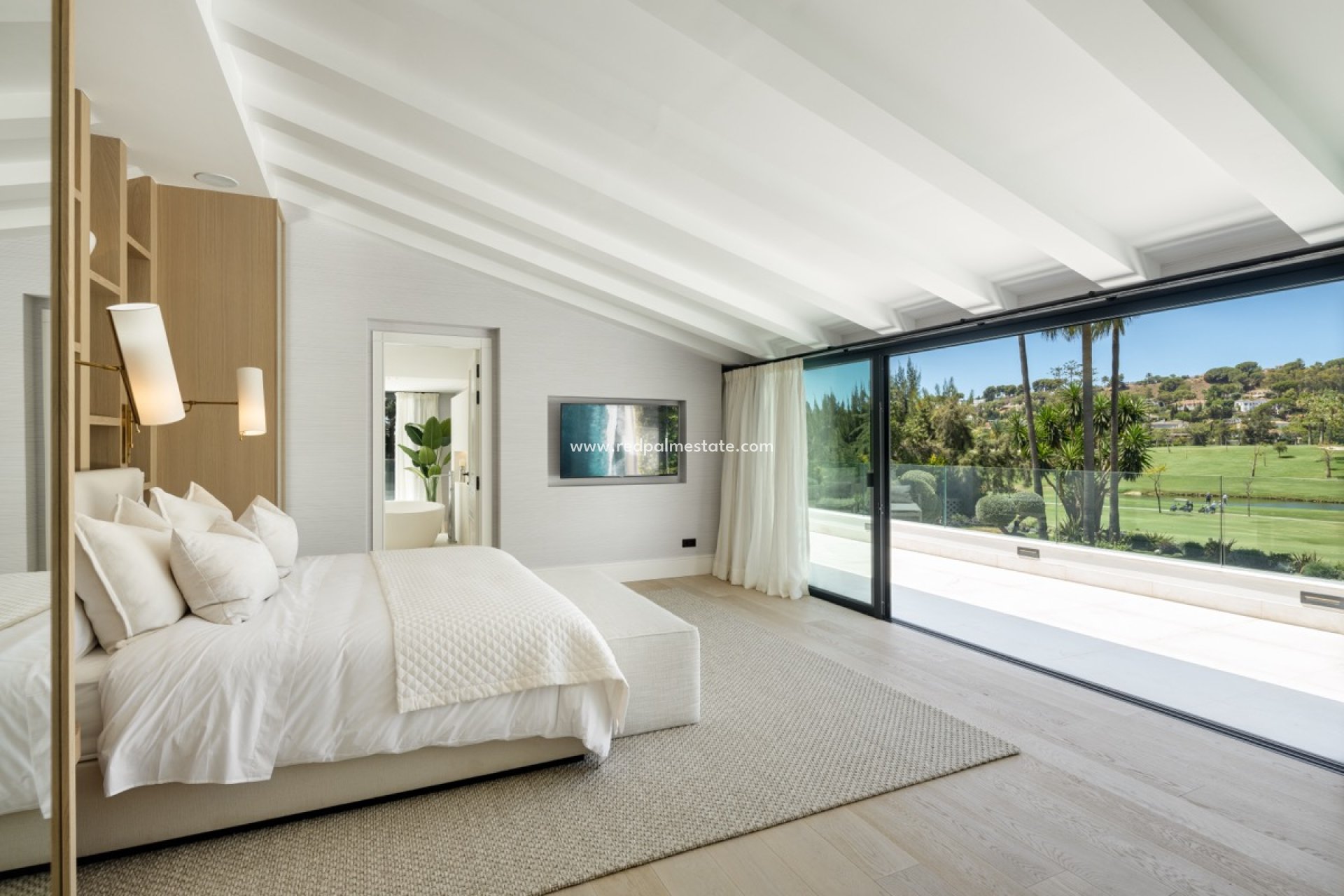 Obra nueva - Villa -
Marbella