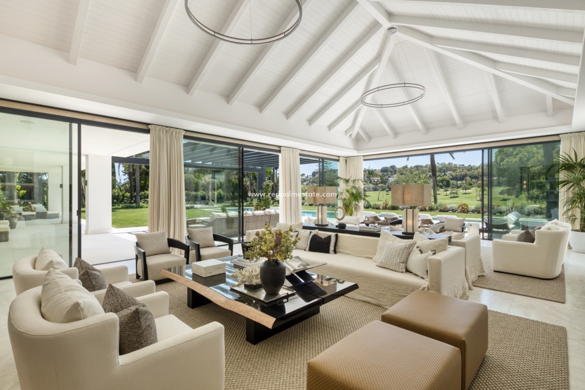 Obra nueva - Villa -
Marbella