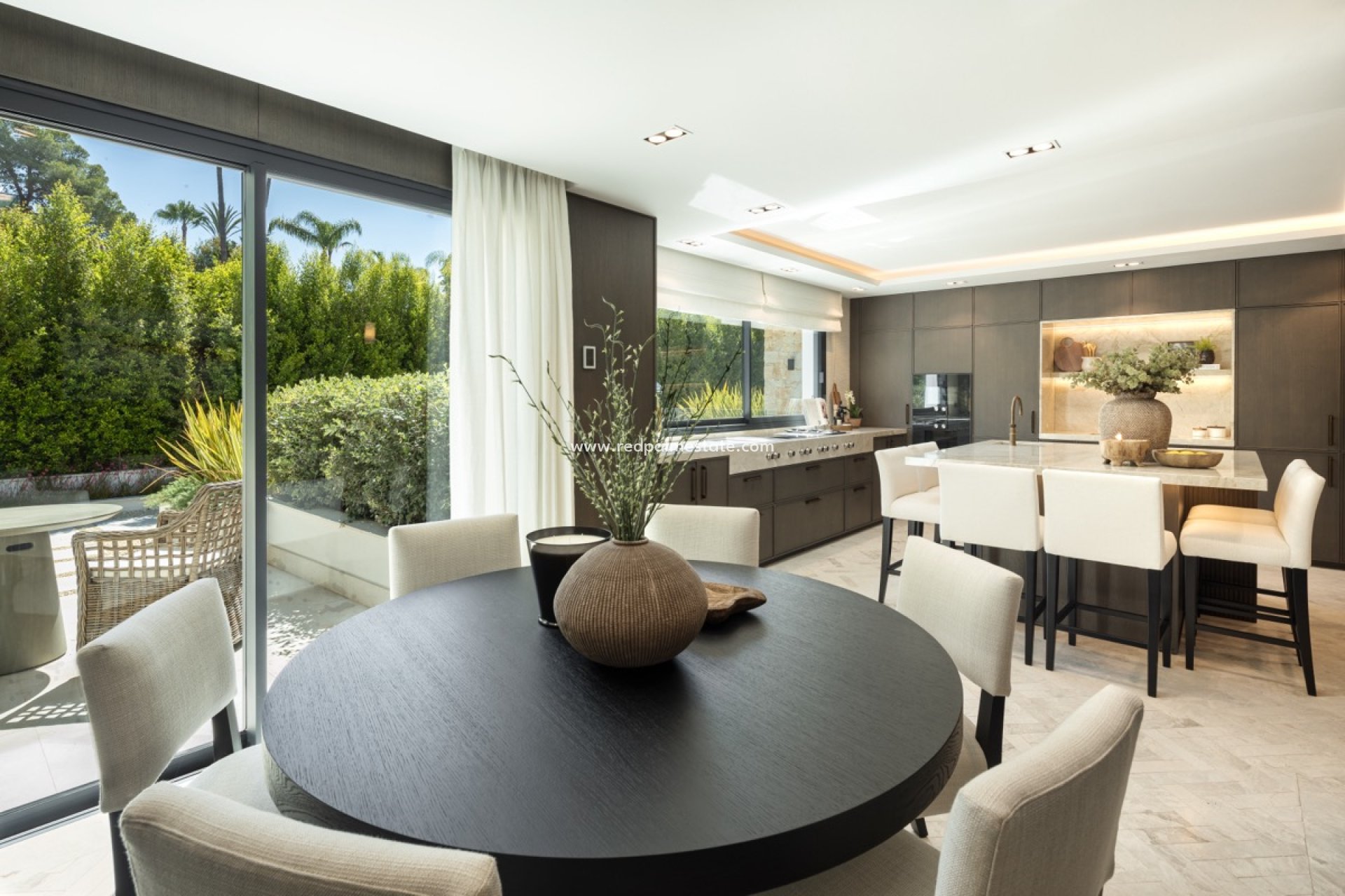 Obra nueva - Villa -
Marbella