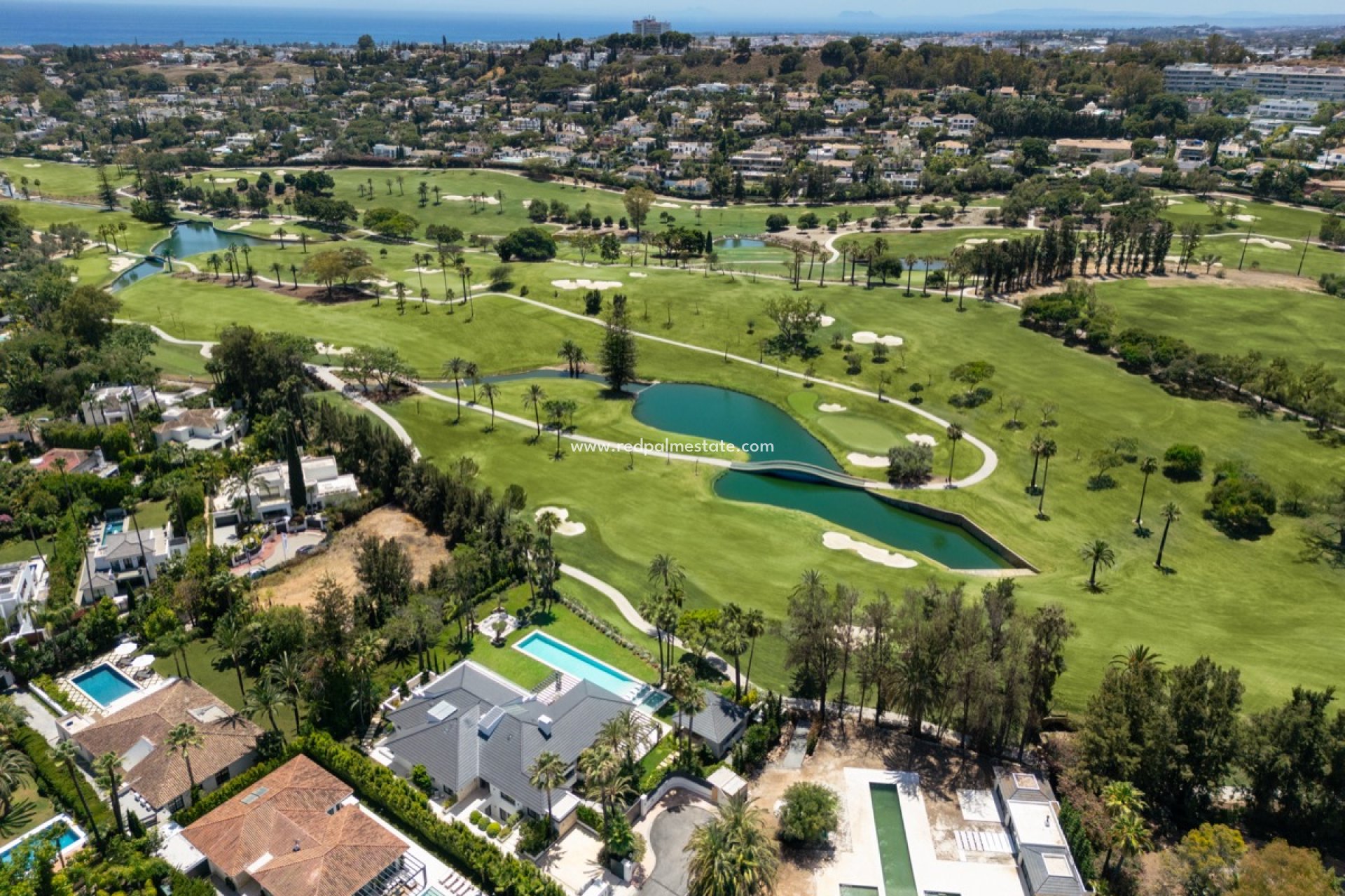 Obra nueva - Villa -
Marbella