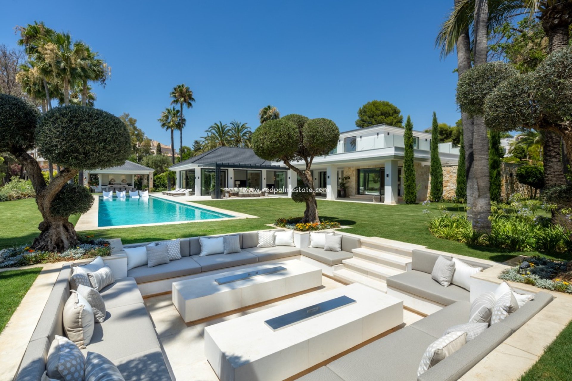 Obra nueva - Villa -
Marbella
