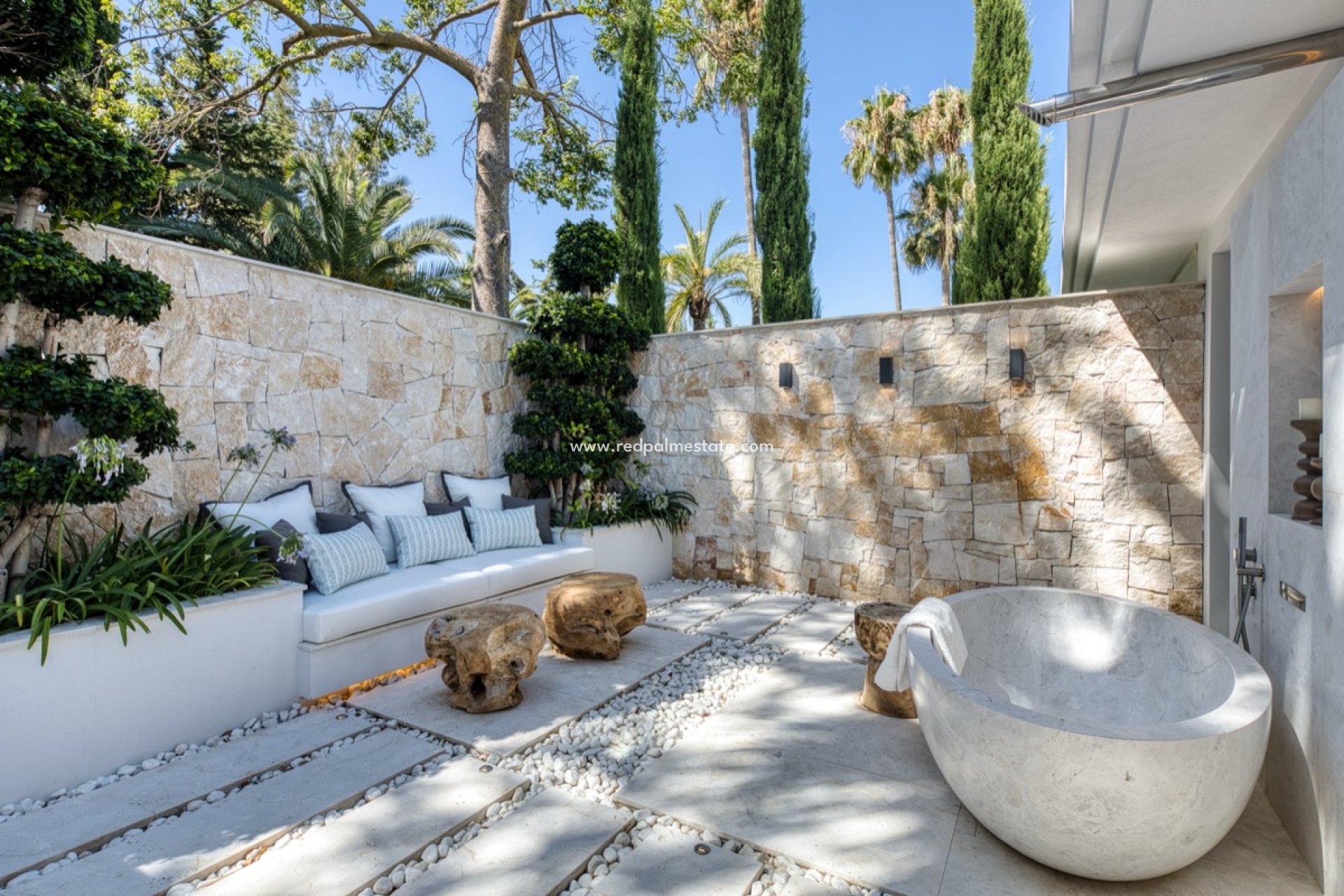 Obra nueva - Villa -
Marbella