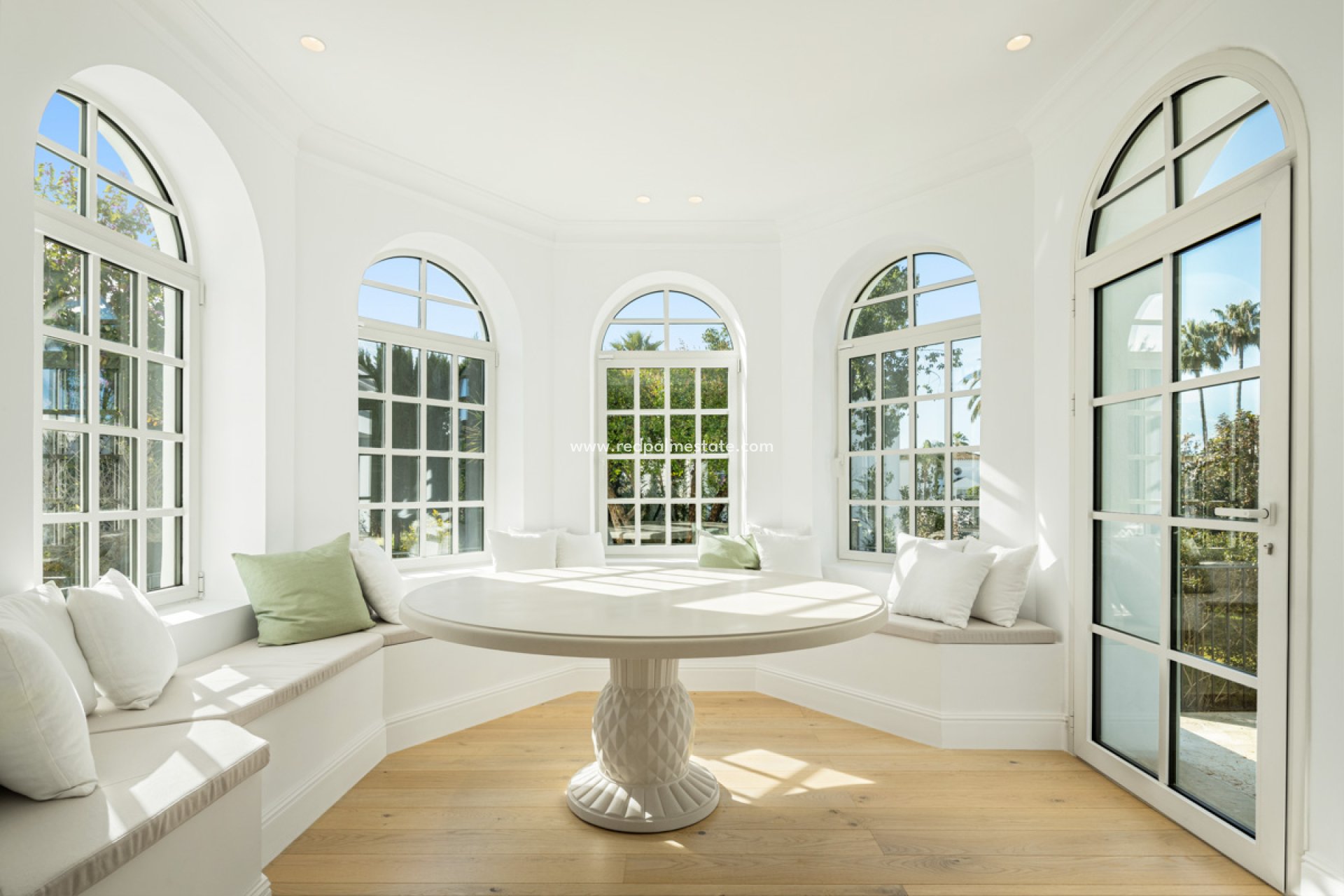 Obra nueva - Villa -
Marbella