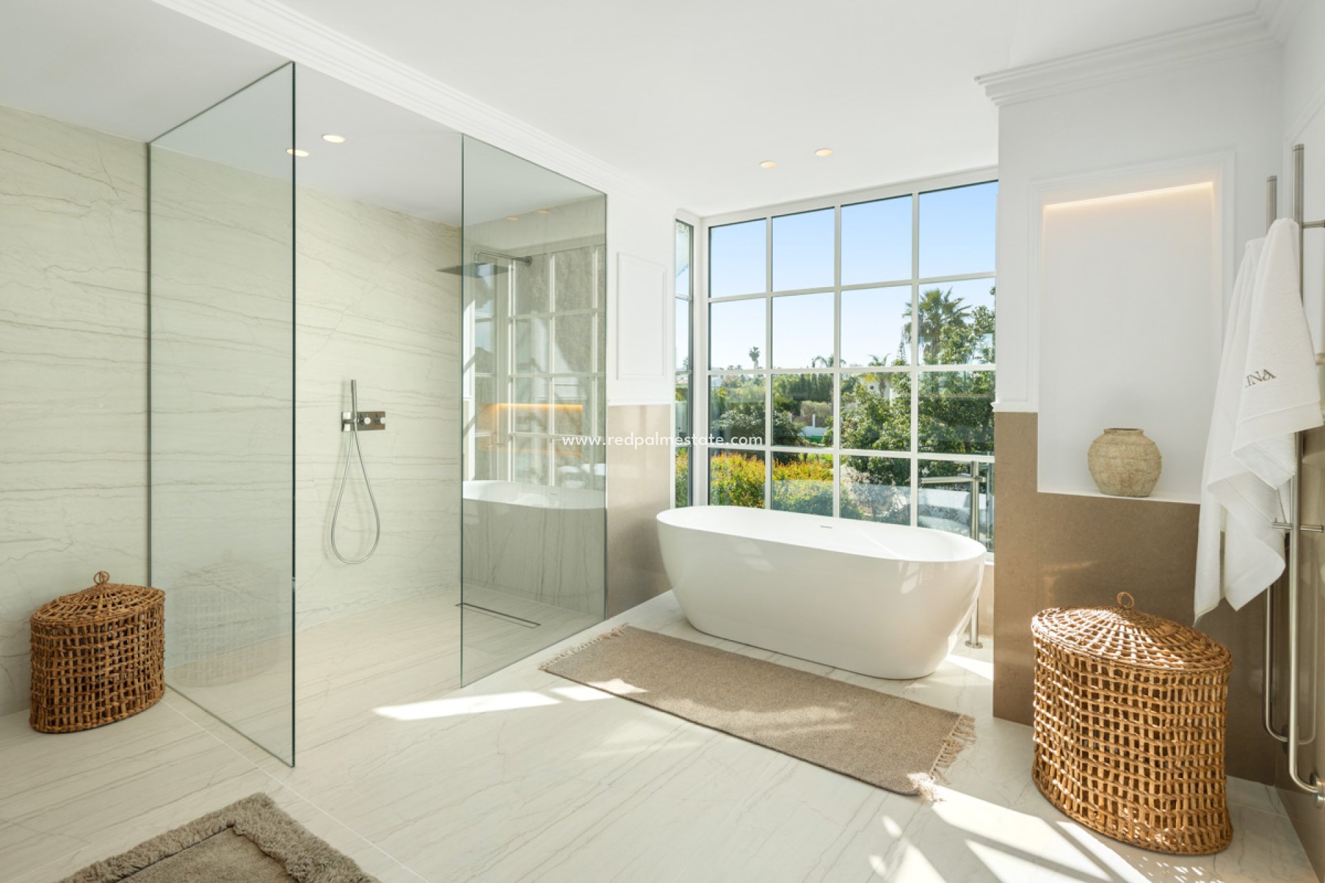 Obra nueva - Villa -
Marbella
