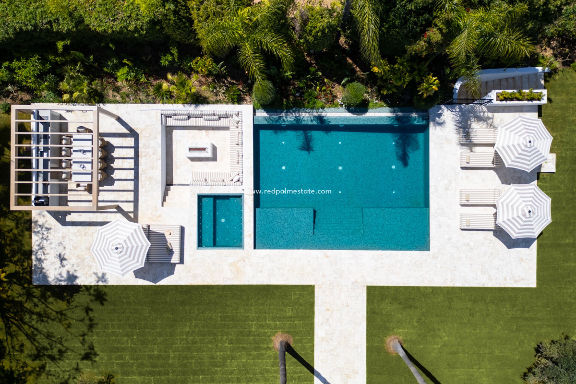 Obra nueva - Villa -
Marbella