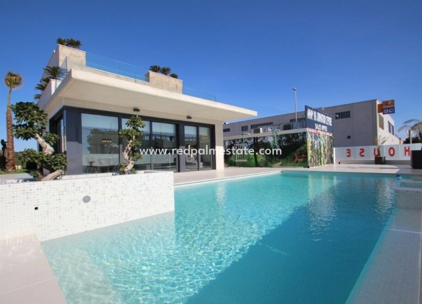 Obra nueva - Villa -
Orihuela Costa - Campoamor