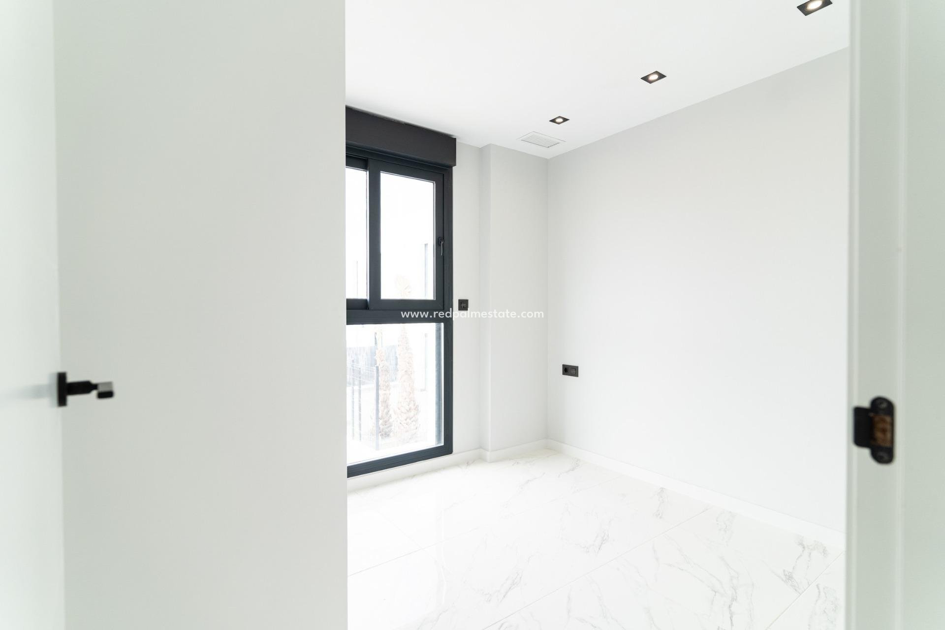 Obra nueva - Villa -
Orihuela Costa - Punta prima