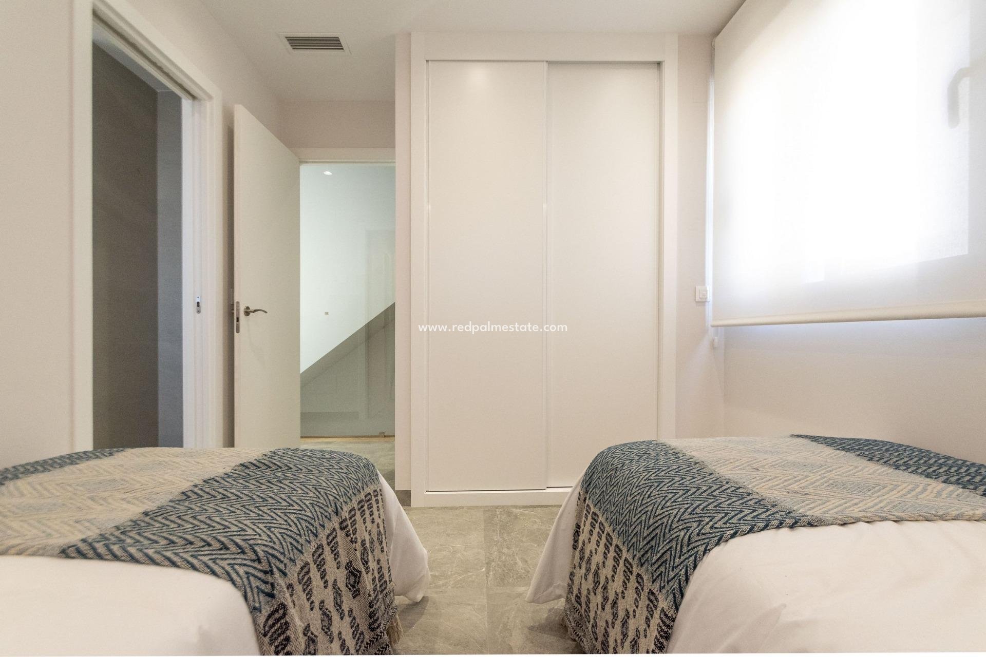 Obra nueva - Villa -
Pilar de la Horadada - Lo romero golf