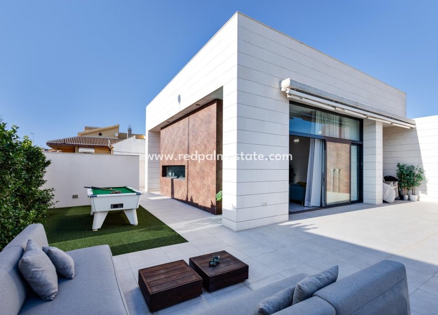 Obra nueva - Villa -
Pilar de la Horadada