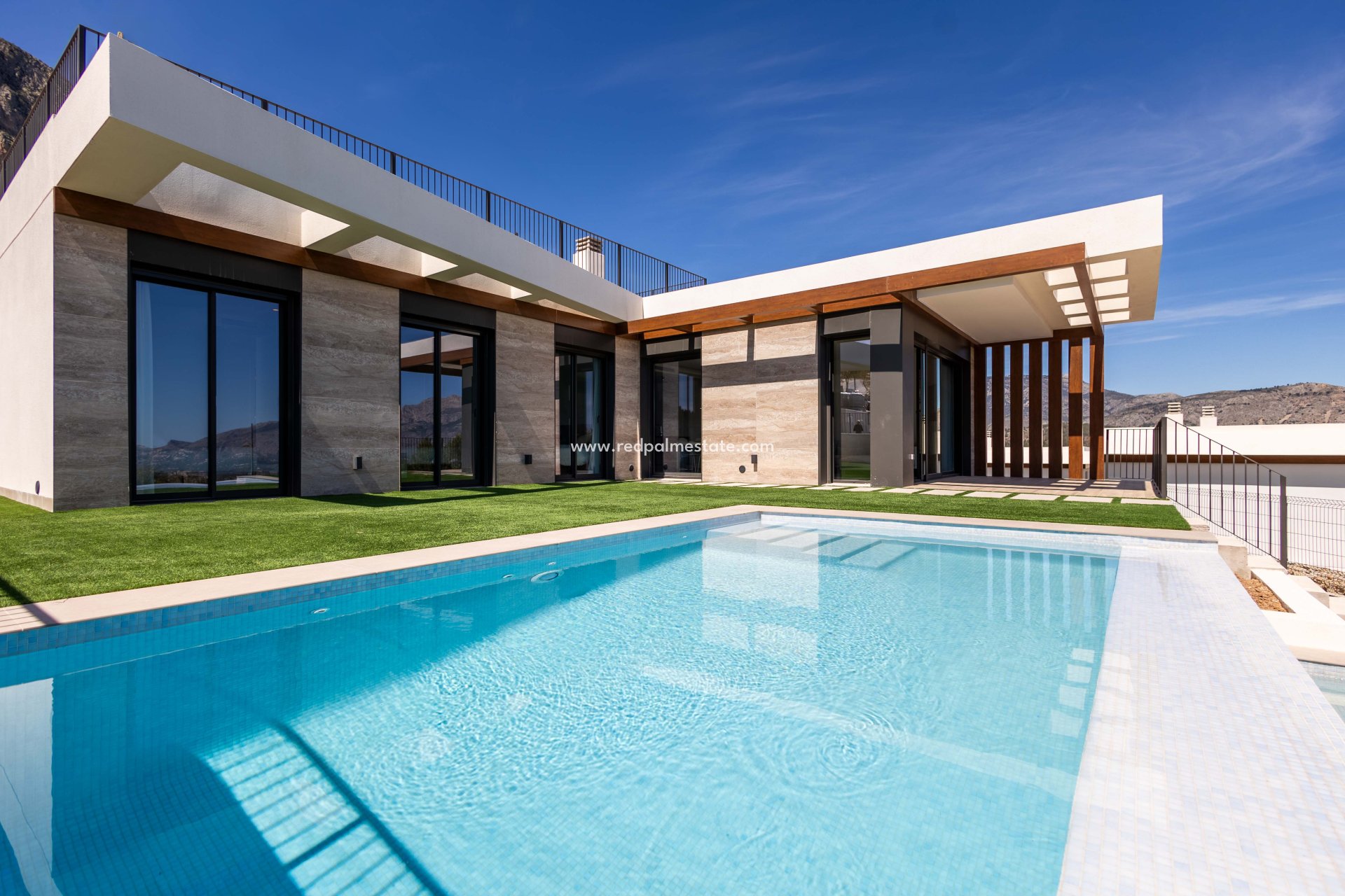 Obra nueva - Villa -
Polop