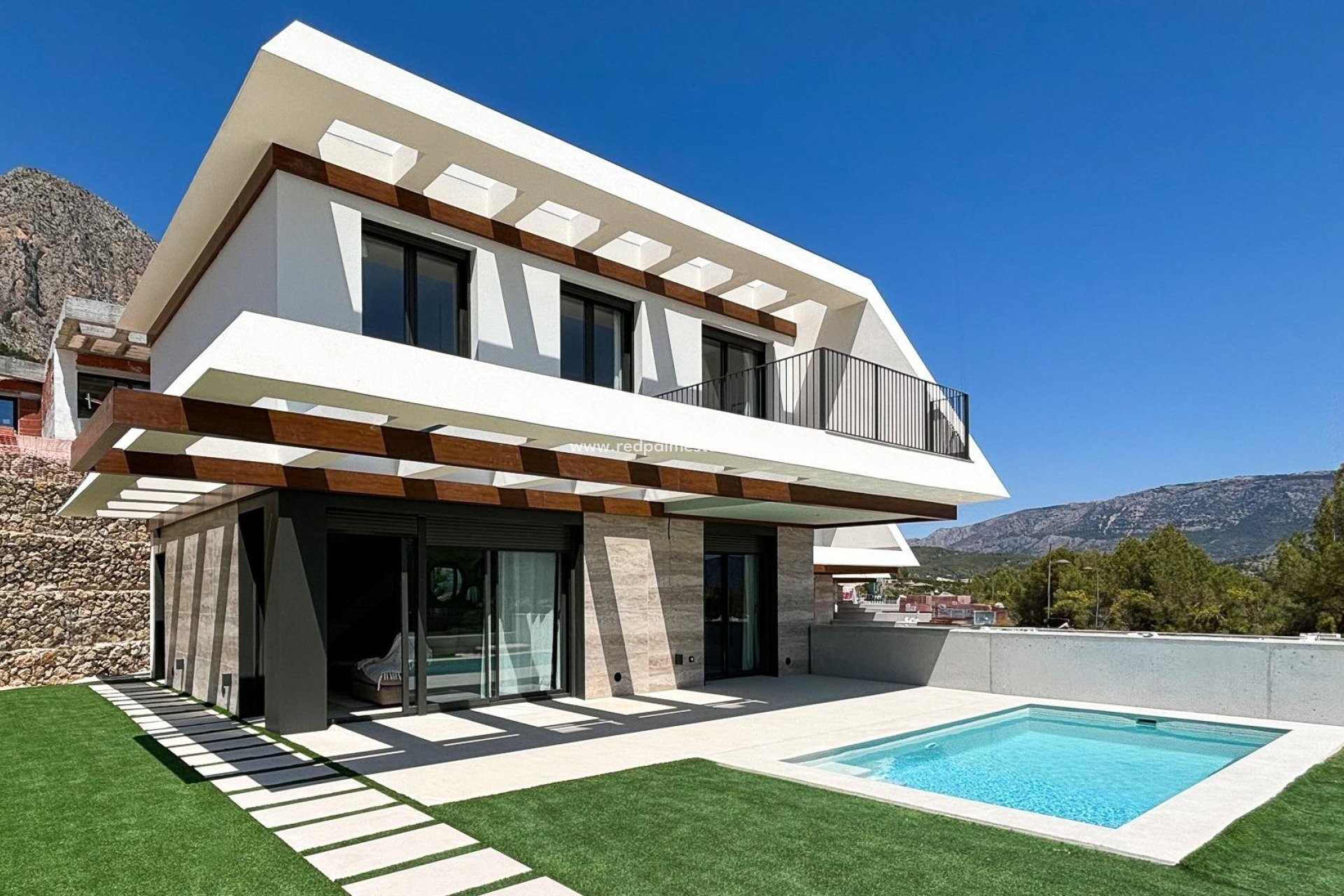 Obra nueva - Villa -
Polop