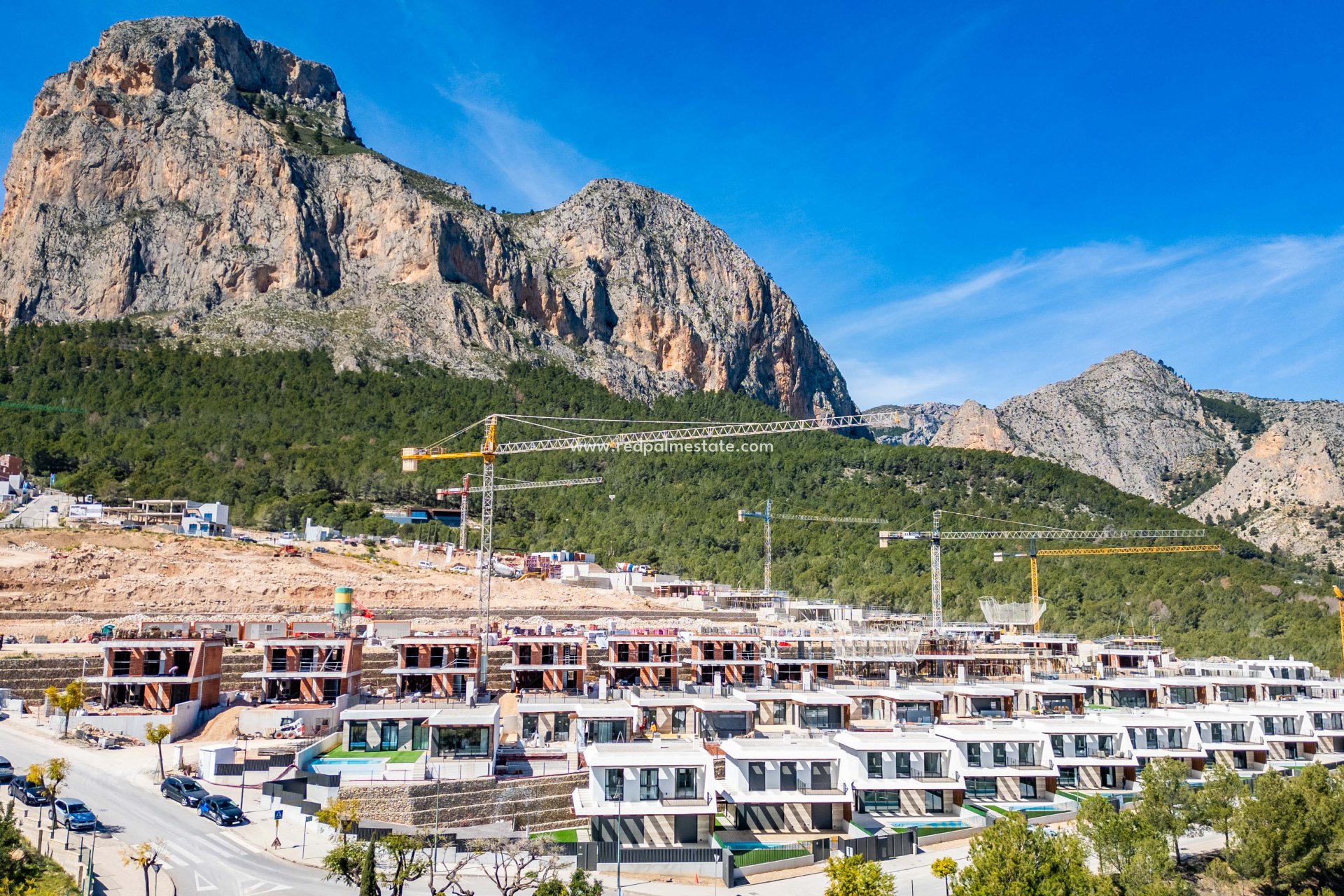 Obra nueva - Villa -
Polop