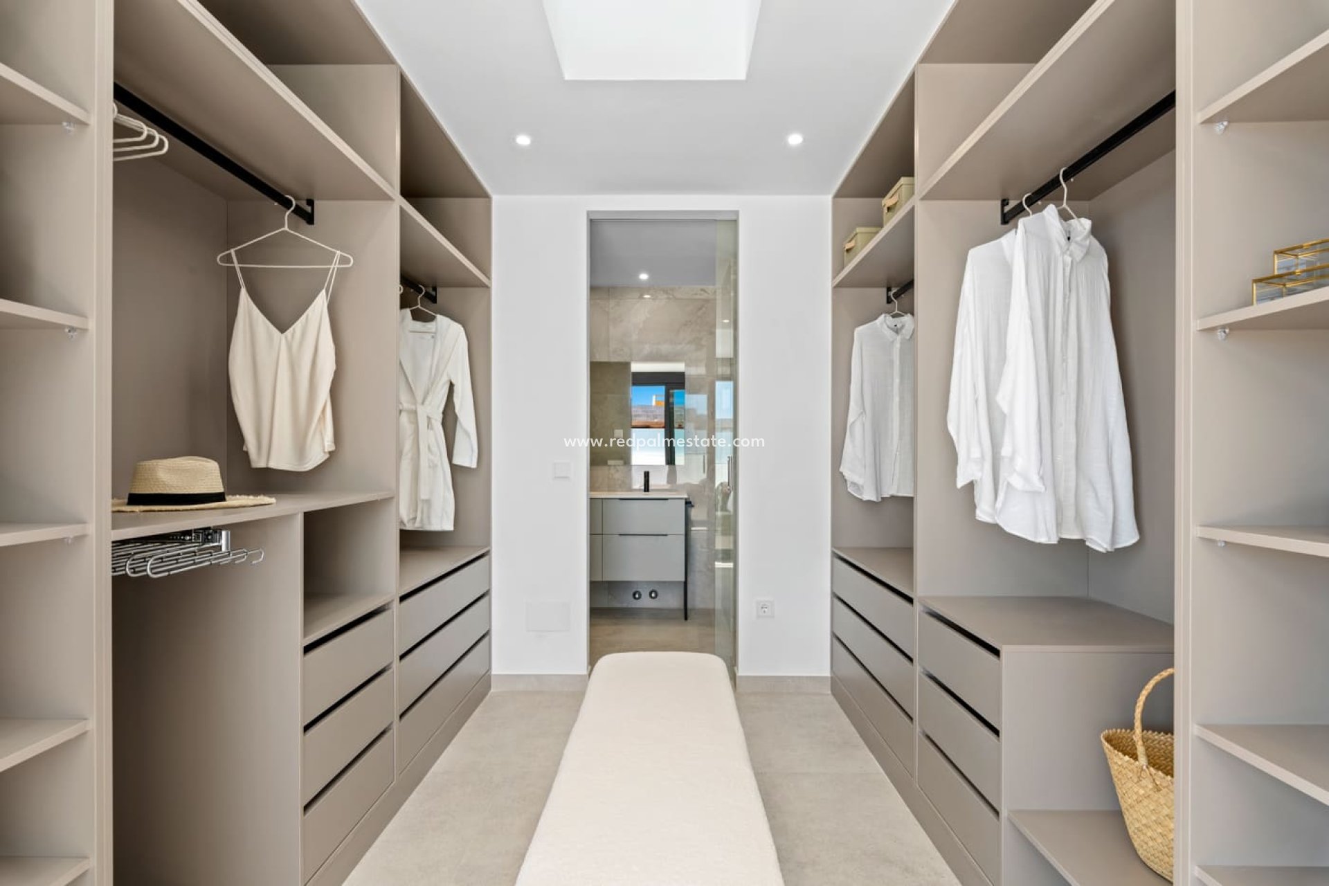 Obra nueva - Villa -
Polop