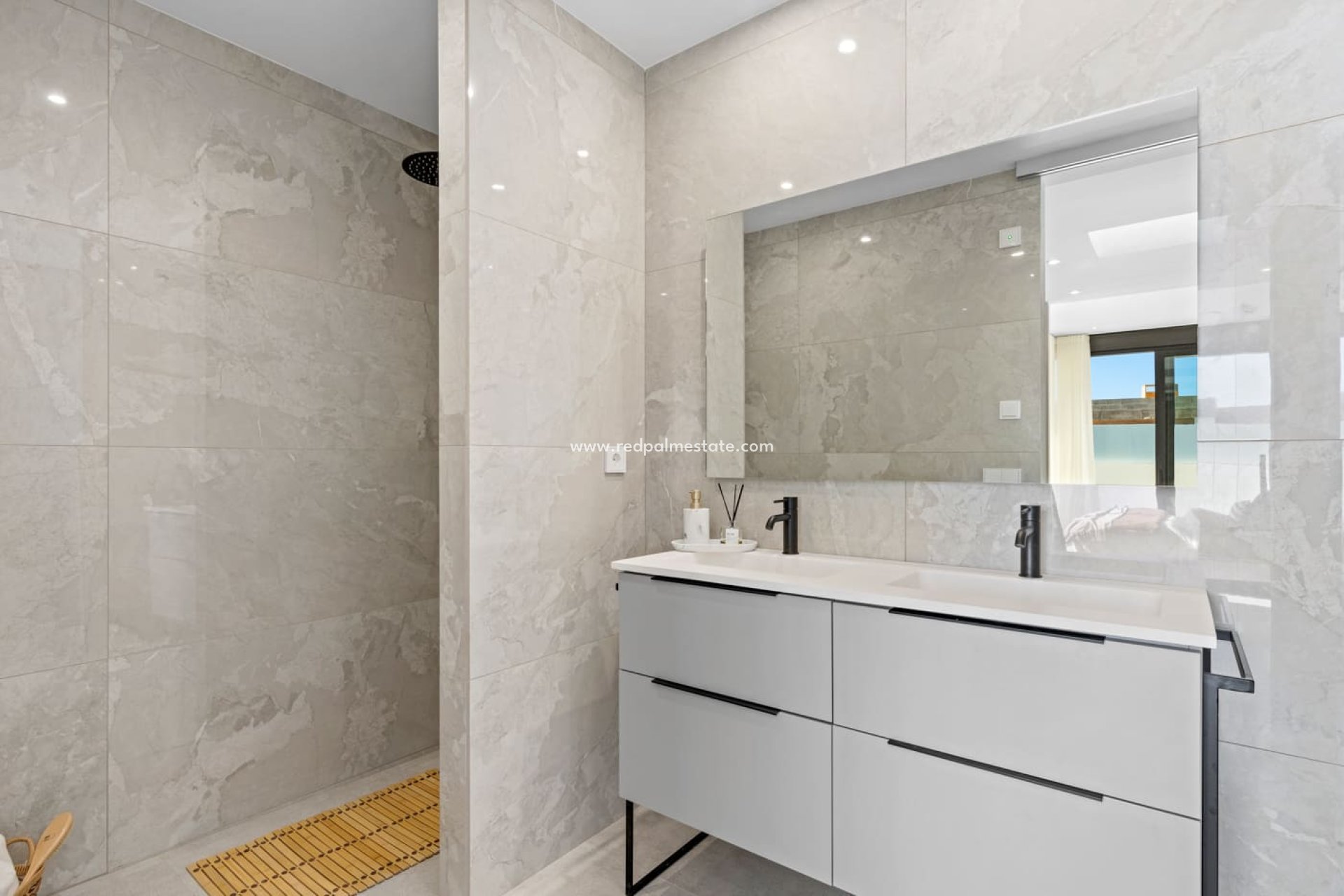 Obra nueva - Villa -
Polop