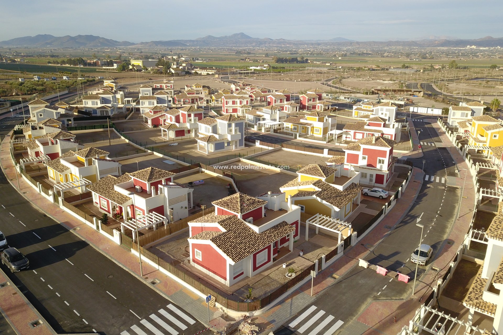 Obra nueva - Villa -
Purias