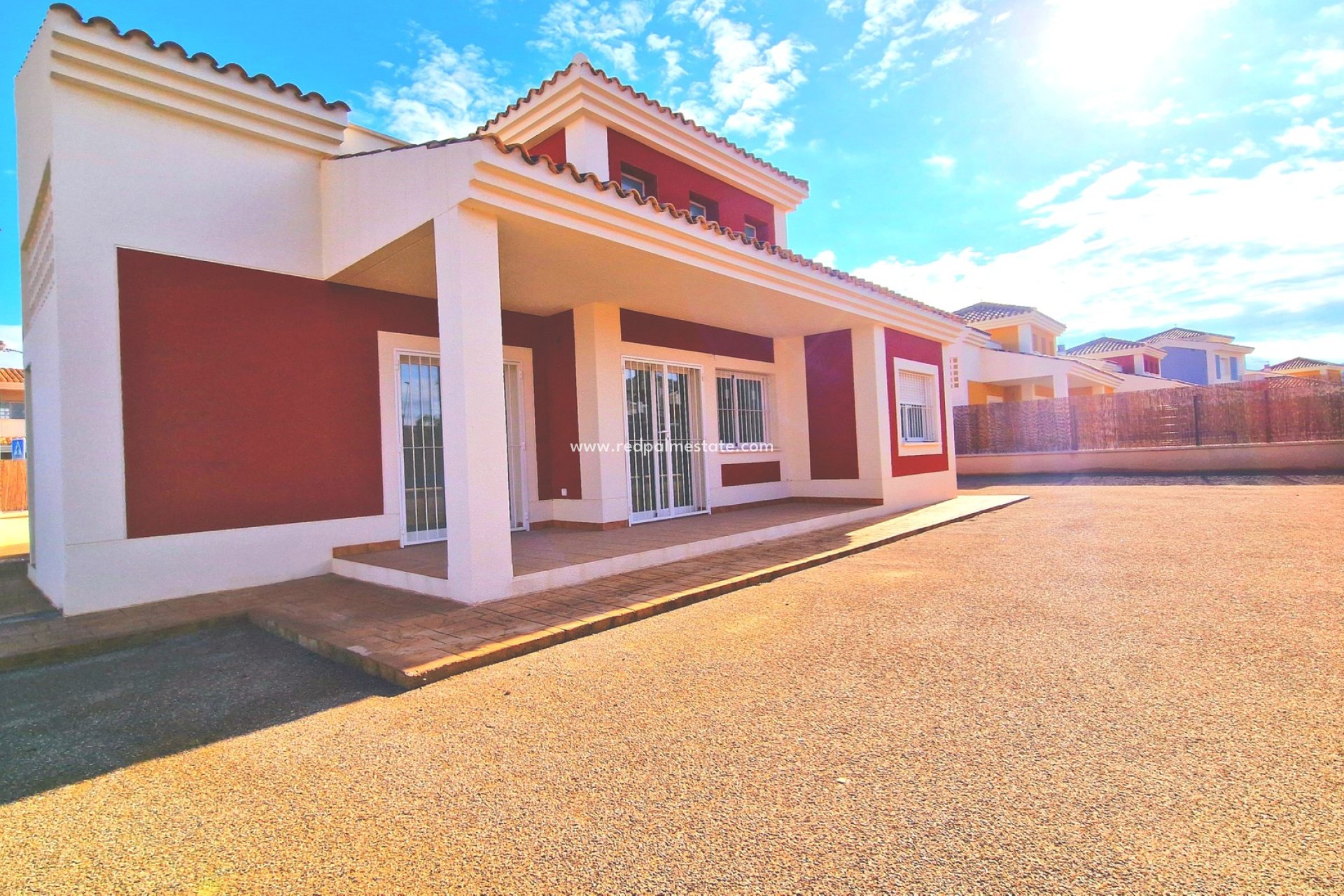 Obra nueva - Villa -
Purias