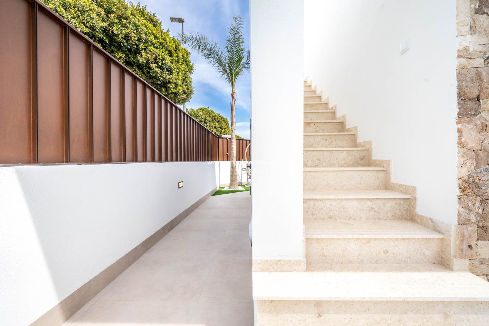 Obra nueva - Villa -
ROLDAN - Roldán