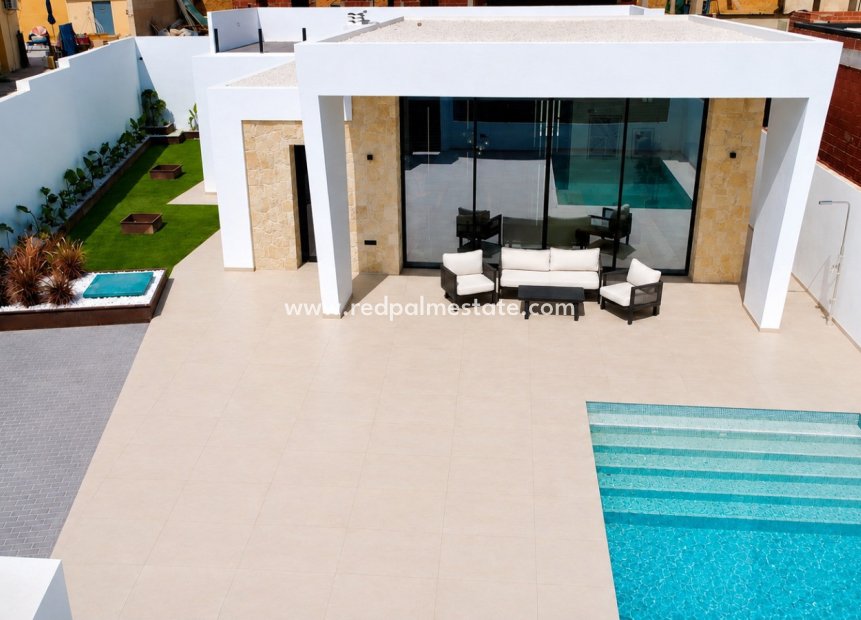 Obra nueva - Villa -
Torrevieja - Los altos