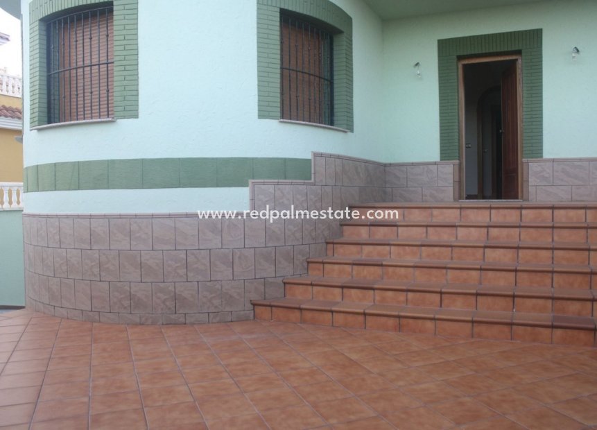 Obra nueva - Villa -
Torrevieja - Los Altos