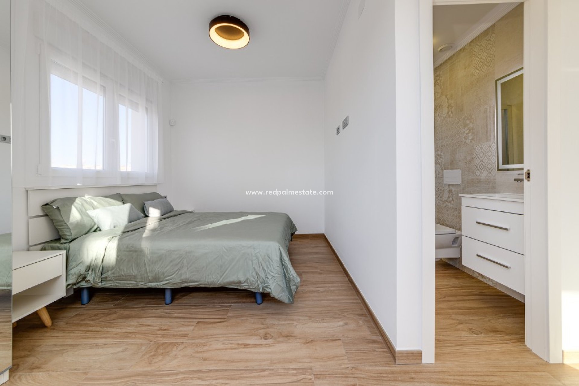 Obra nueva - Villa -
Torrevieja